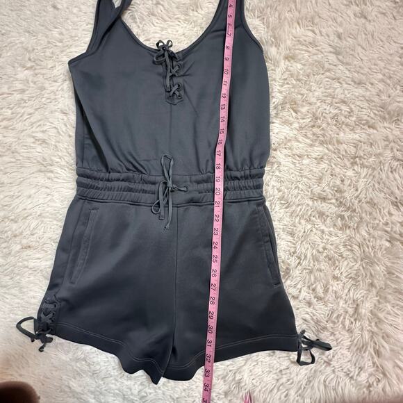 Blanc Noir Lace Up Gray Romper Sz M - Picture 11 of 12